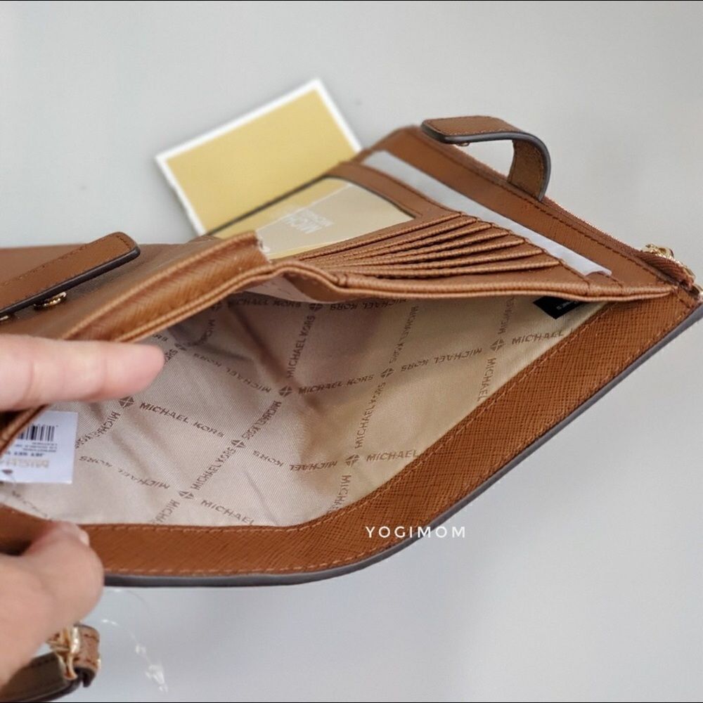 MICHAEL KORS DOUBLE ZIP Logo Signature Wallet - Picture 5 of 8